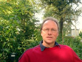 "Exzessives Kiffen hängt mit fehlender, innerer Sicherheit zusammen", sagt Eckart Schmidt. "Exzessives Kiffen hängt mit fehlender, innerer Sicherheit zusammen", sagt Eckart Schmidt.
